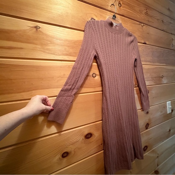 Abercrombie & Fitch Brown Long Sleeve Dress with Timeless Elegance - Picture 4 of 10